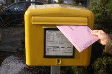 Bild: 		Auch zur Wiederholungswahl gibt es die MÃ¶glichkeit der Brief- oder Sofortwahl. (Foto: fotolia.com)			                    					                    