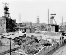 Bild: Eine Aufnahme der Zeche Osterfeld von 1922. (Foto: GHH/LVR-Industriemuseum)