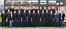 Bild: Lehrgangsteilnehmer von 2016 und AnwÃ¤rter 2018 mit Vertretern der Feuerwehr und der Stadt Oberhausen. (Foto: OGM)				                    					                    