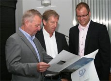 Bild: Jo Herden, Helmut Giesers und Franz-Josef Bangel (von rechts nach links) prÃ¤sentierten die aktuelle Planung. (Foto: Stadt Oberhausen)
