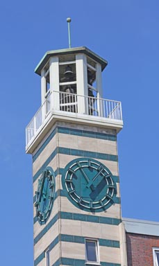 Bild: Der Turm des Sterkrader Stadtmittehauses. (Foto: Stadt Oberhausen)			                    					                    