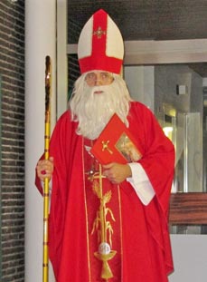 Bild: St. Nikolaus besucht die St.-Antony-HÃ¼tte. (Foto: JÃ¼rgen Sanders, Oberhausen)  				                    					                    