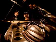 Bild: Das mehrfach mit Preisen ausgezeichnete bulgarische Klavierduo Antoniya Yordanova und Ivan Kyurkchiev . (Foto: Veranstalter)
